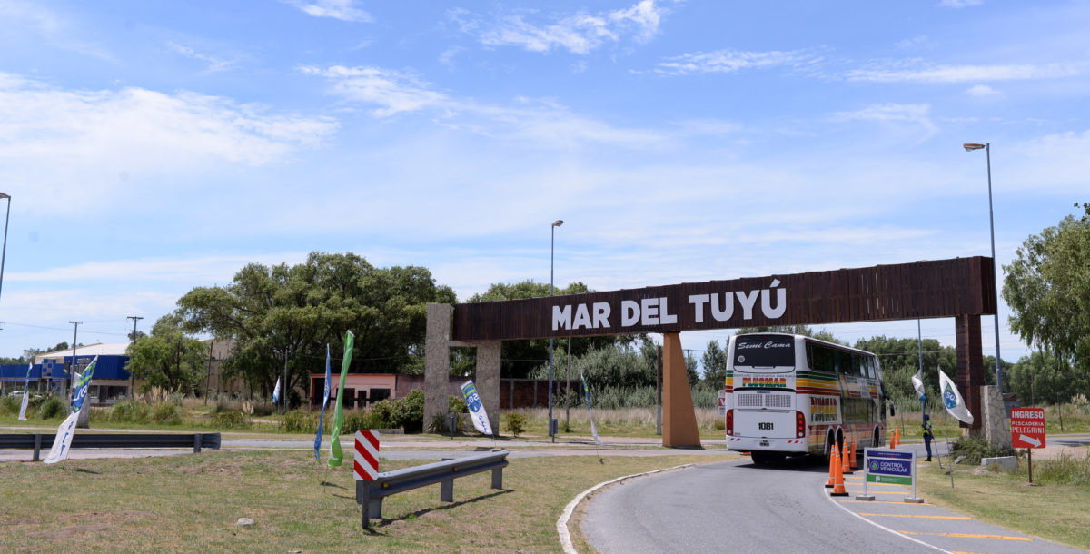 Micros en La Costa: labran 25 multas por circular dentro de las localidades