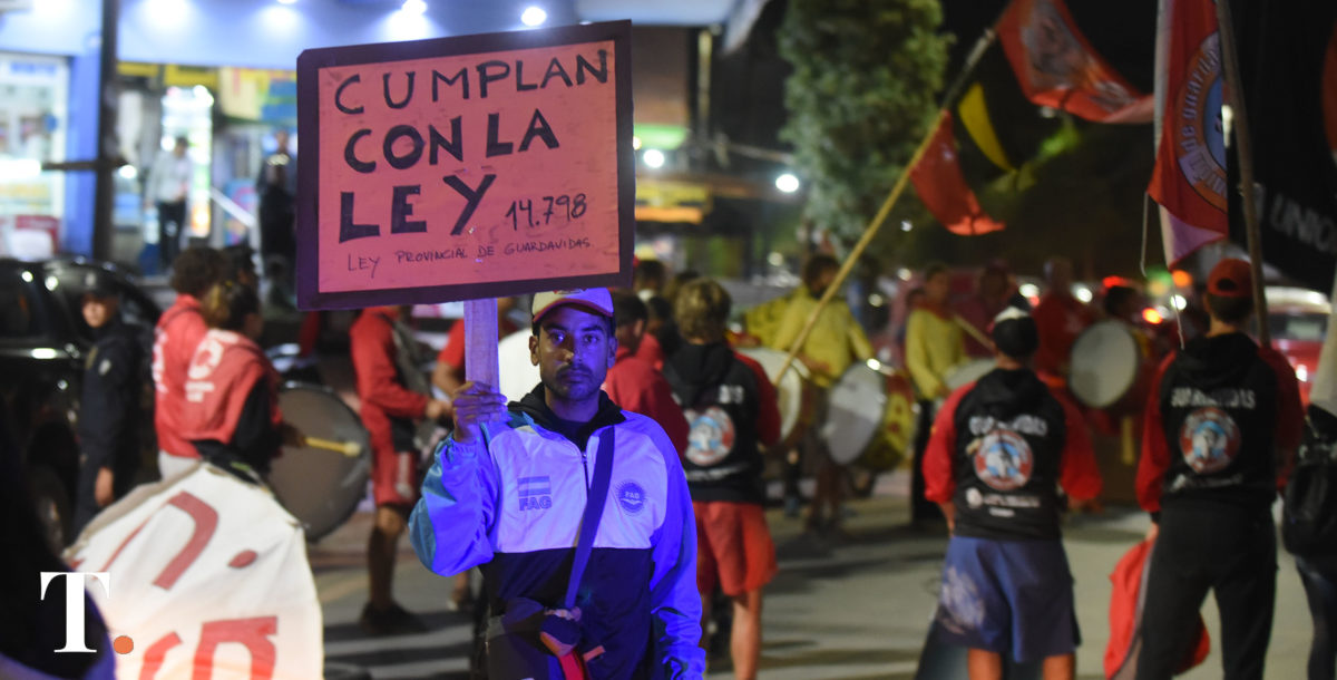 Guardavidas de Villa Gesell exigen a los concesionarios que cumplan con la ley