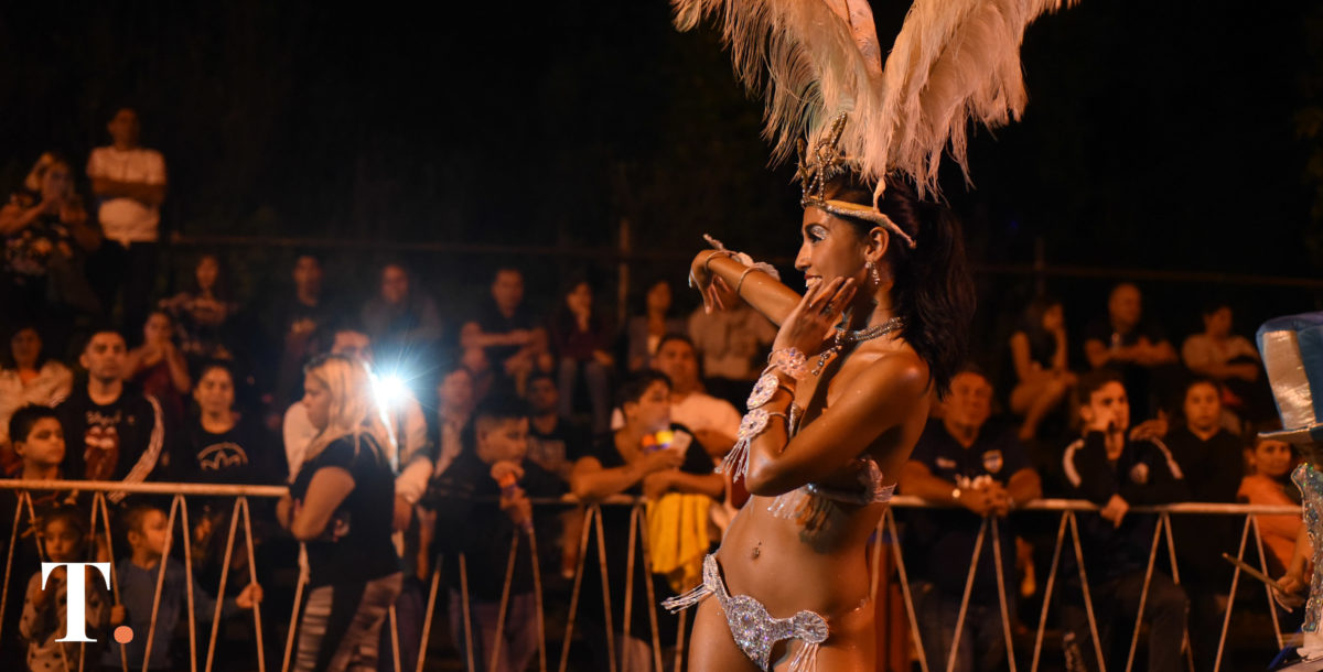 Dolores vive su época más festiva: ritmo y orgullo en el Carnaval del Sol 2026