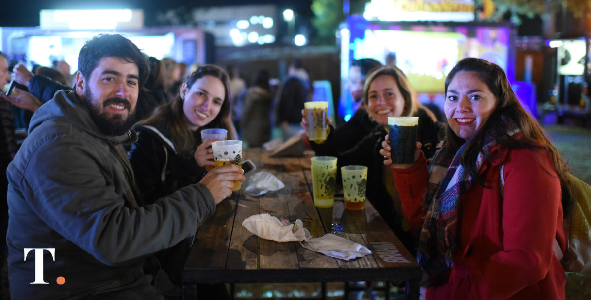 Pinamar de fiesta a pura cerveza y música durante el fin de semana largo