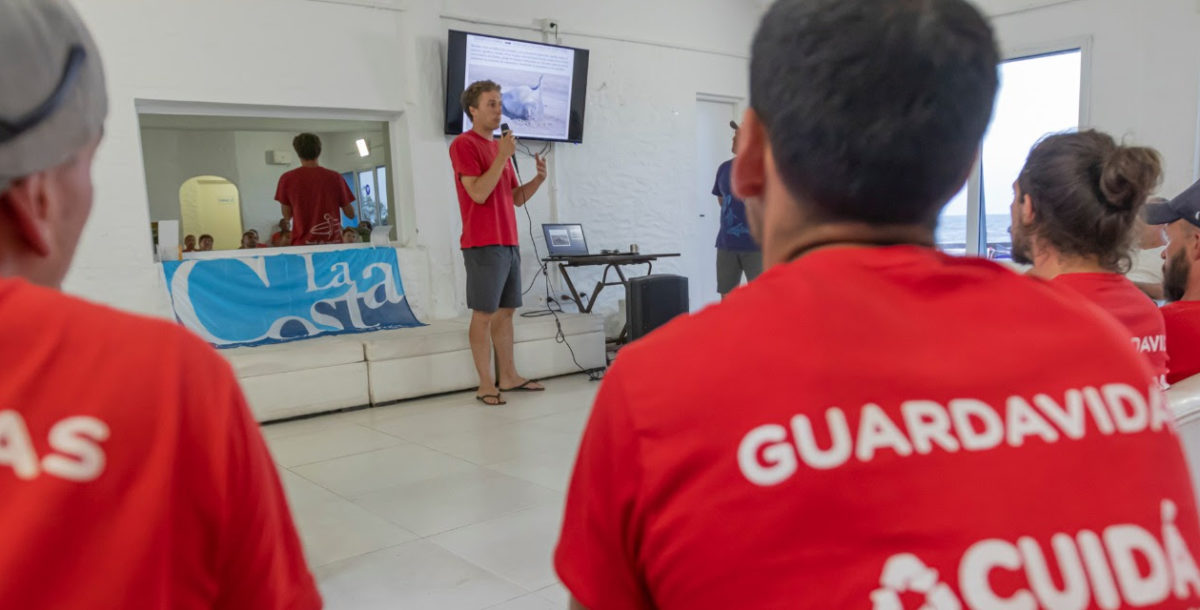Más guardavidas se capacitan en la asistencia de fauna marina