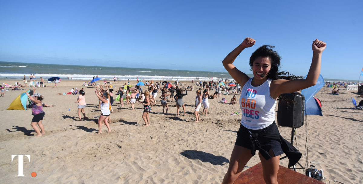 Yoga, zumba y ritmos latinos: la agenda en las playas saludables de Villa Gesell
