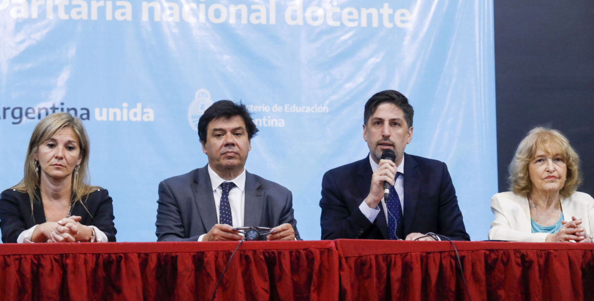 Paritaria docente: el salario mínimo será de $23.000 en marzo y de $25.000 en julio