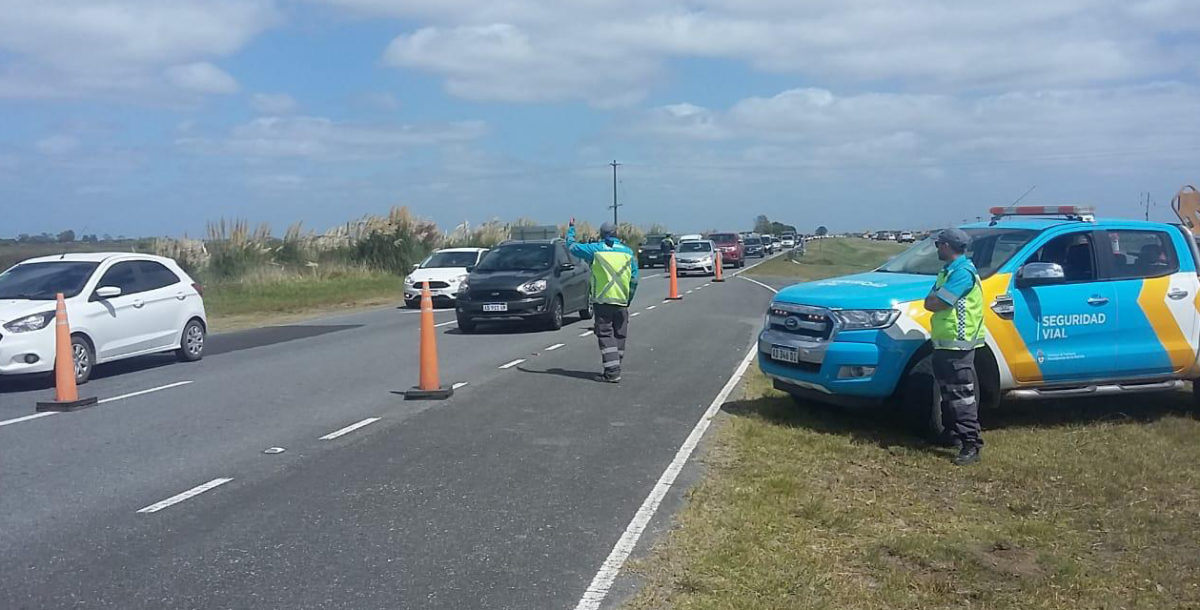 Circulación por banquinas: en rutas 2 y 11 hicieron 115 multas en seis horas