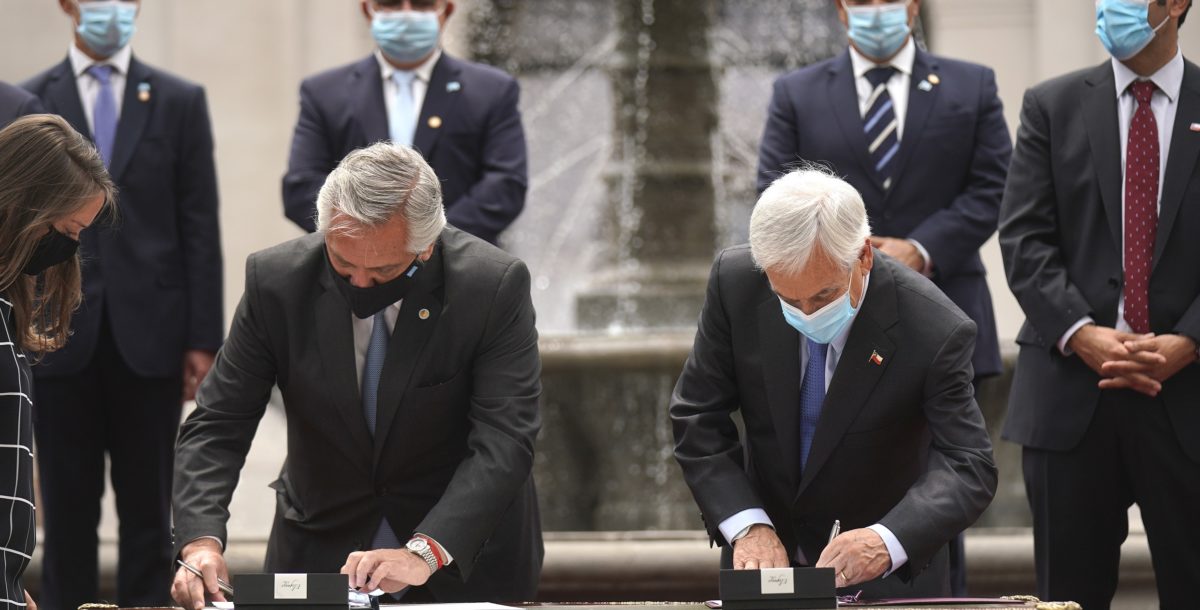 Argentina pacta con Chile conectarse al cable de internet que unirá Asia con Sudamérica