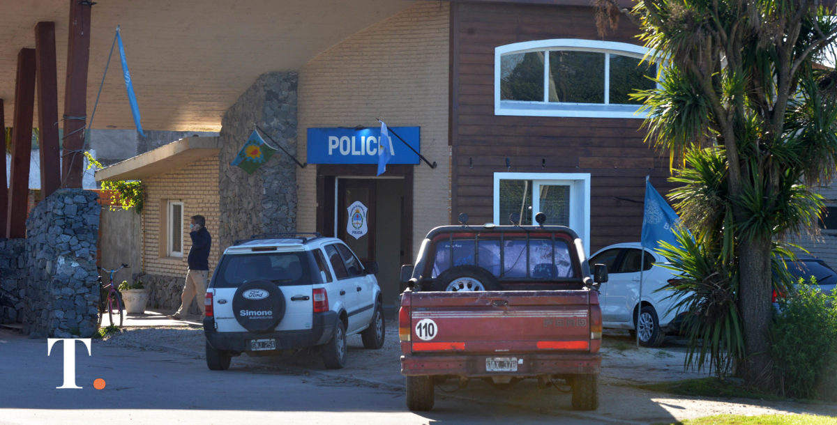 Amenazó con un cuchillo a la policía tras el incendio de un auto en Santa Clara del Mar