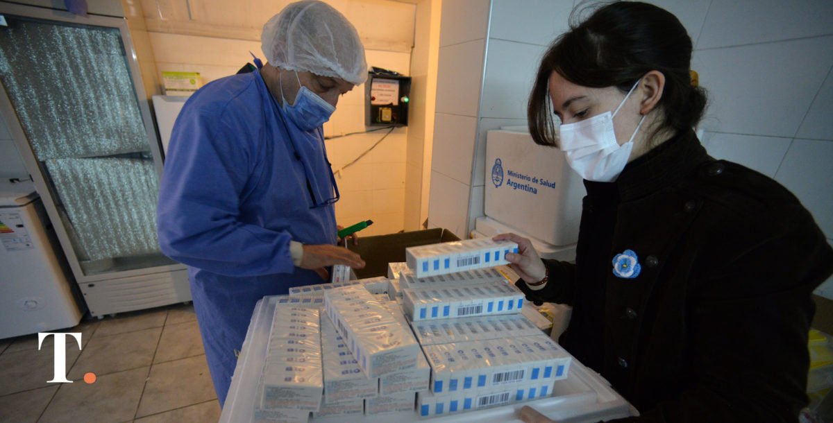 Docentes y mayores de 50 se suman a la tercera dosis libre