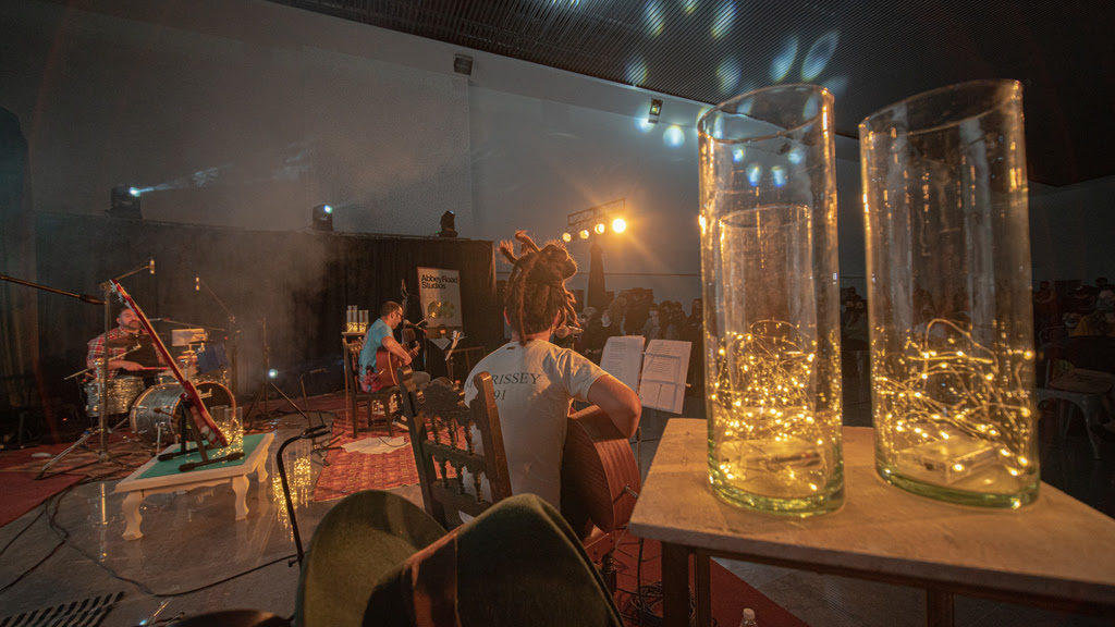 Con la banda ‘Escaramujo’, volvieron en La Costa los espectáculos musicales con público