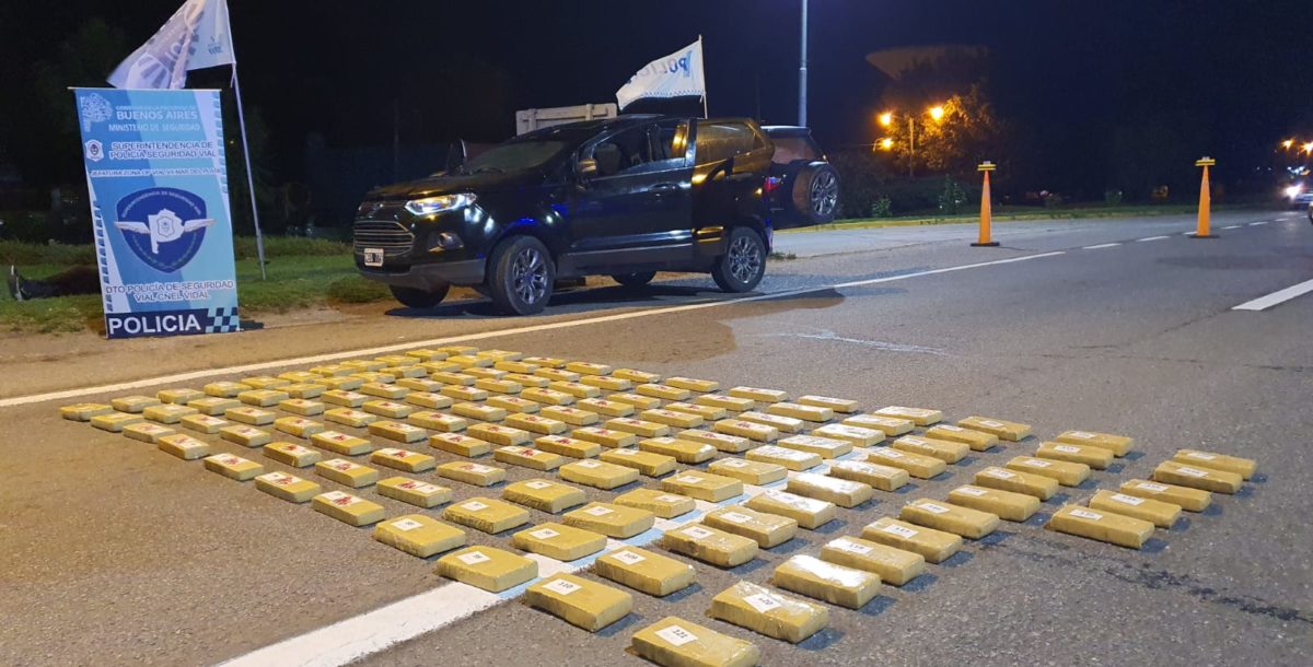 Trasladaba 100 kilos de marihuana por ruta 2: lo detuvieron en Coronel Vidal