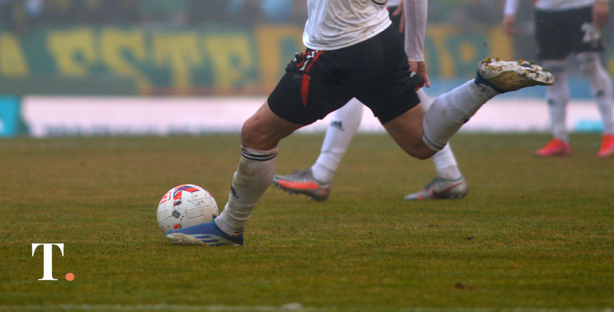 Un gesto anónimo y valioso: donaron 16 pelotas al club Sarmiento de Vidal