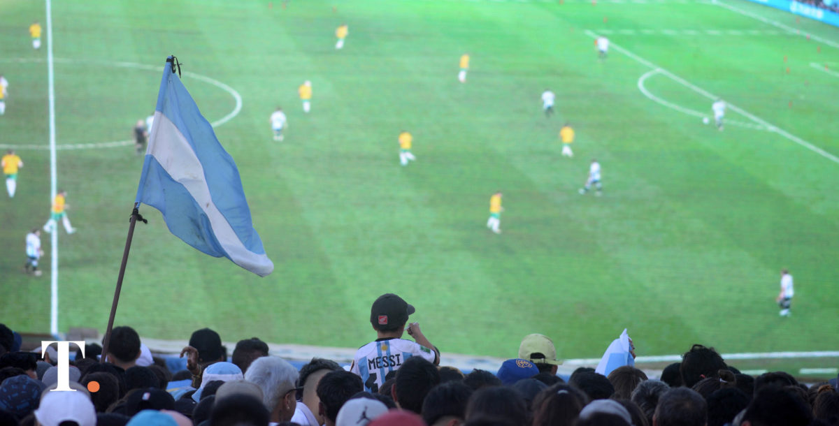 Rumbo al mundial 2026: con un jugador menos Argentina se lo igualó a Colombia