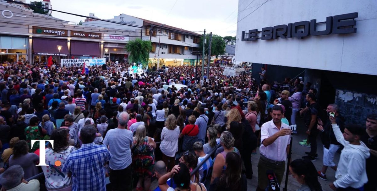Masiva concentración frente a ‘Le Brique’ para recordar a Fernando Báez Sosa