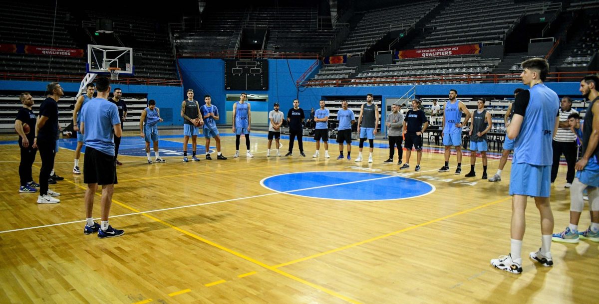 La selección argentina de básquet define en Mar del Plata si clasifica al mundial