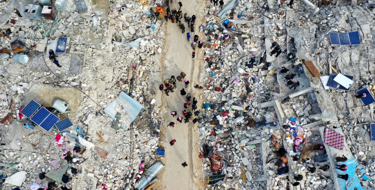Ascienden a más de 7.000 los muertos en Turquía y Siria por el terremoto