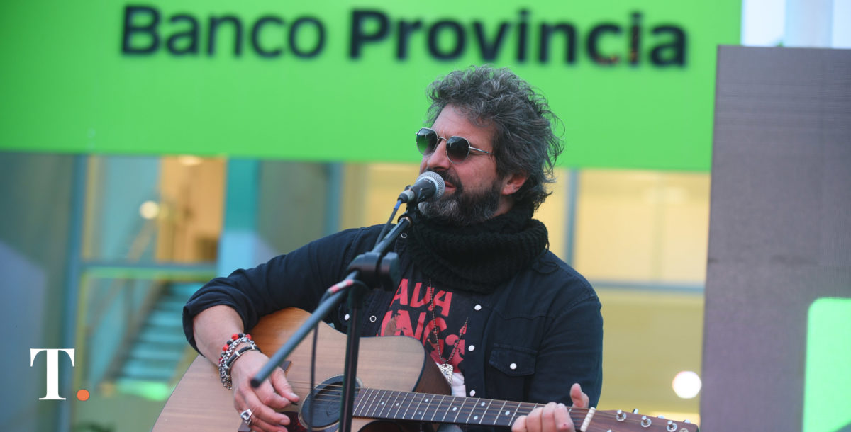 Banco Provincia culminó su cambio de imagen y lo festejó con show de Iván Noble