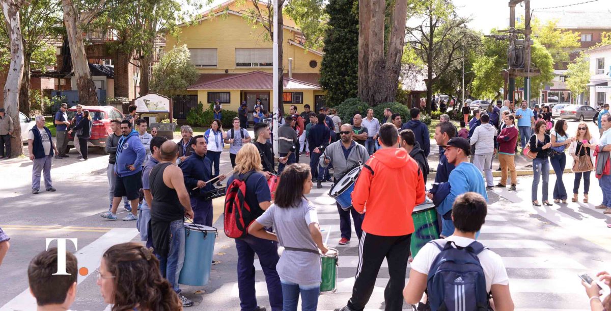 Municipales de Pinamar vuelven a movilizar por falta de pago