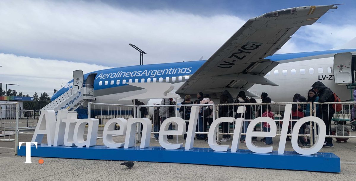 Aerolíneas Argentinas implementará vuelos nocturnos a cinco destinos