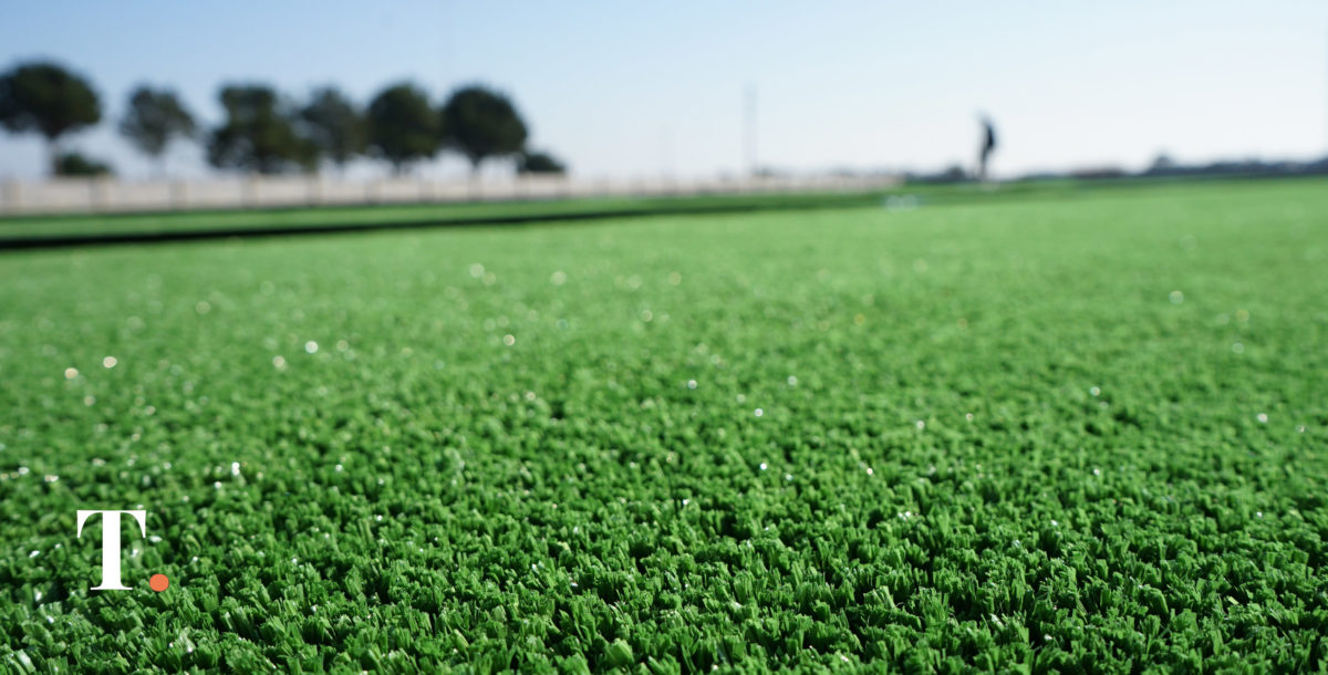 Colocan en Dolores el césped sintético de la futura cancha de hockey