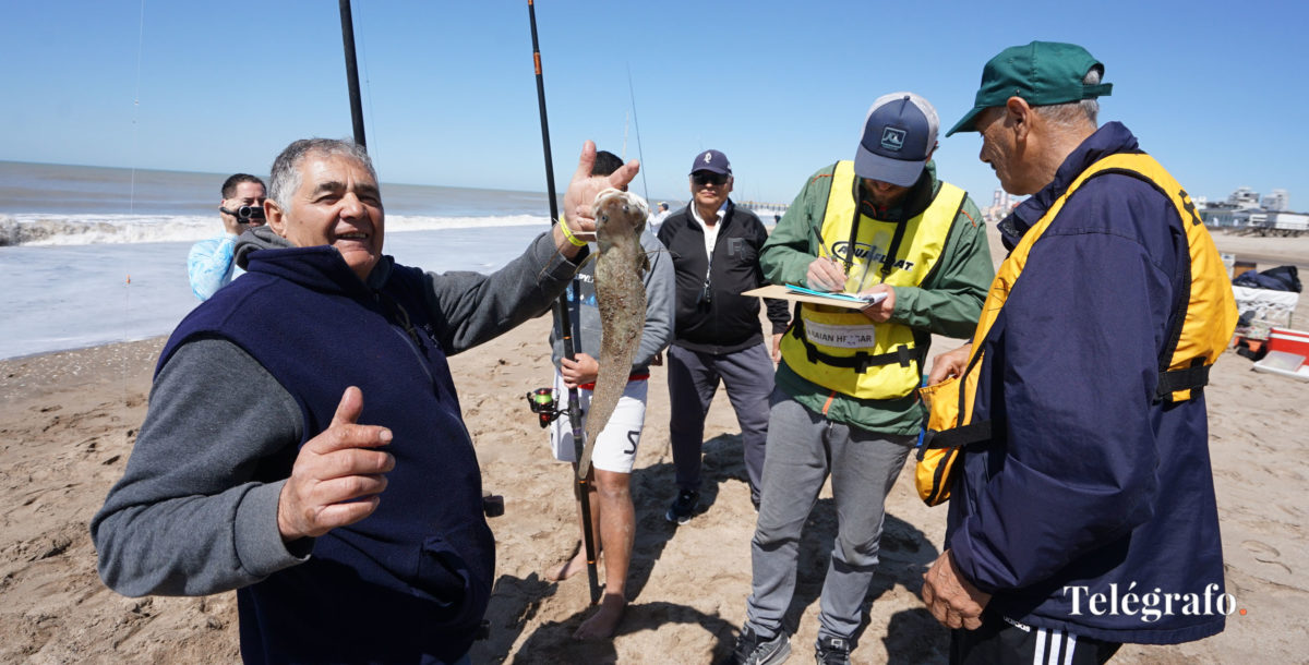 Más de 600 pescadores compitieron en la Fiesta Nacional de la Brótola