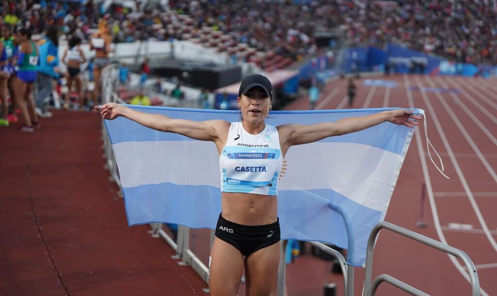 Santiago 2023: Belén Casetta medalla de oro en los 3.000 metros de atletismo
