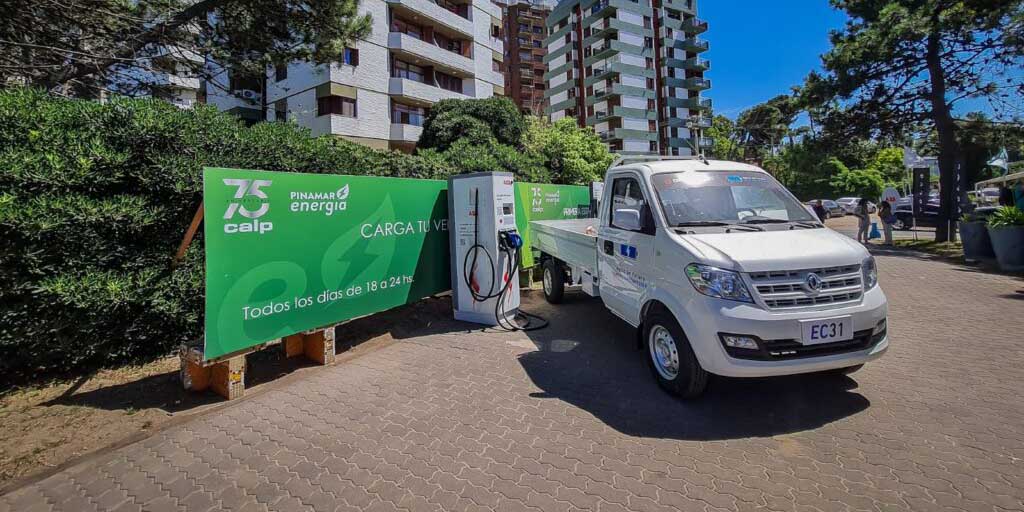 CALP inauguró un espacio de carga para vehículos eléctricos en Pinamar