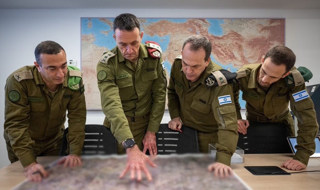 Un ataque de Israel en Líbano contra Hezbolá causa más de 500 muertos