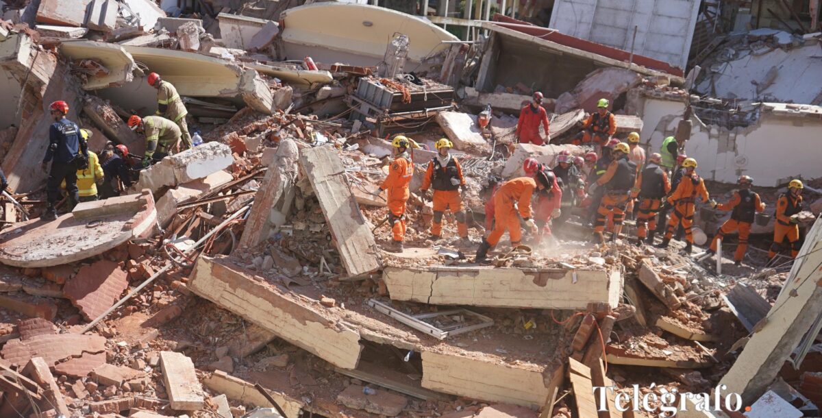 Derrumbe en Villa Gesell: la remoción de escombros seguirá durante el fin de semana
