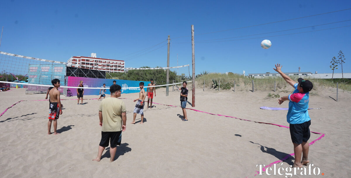 Continúan las actividades gratuitas en la playa deportiva de Villa Gesell